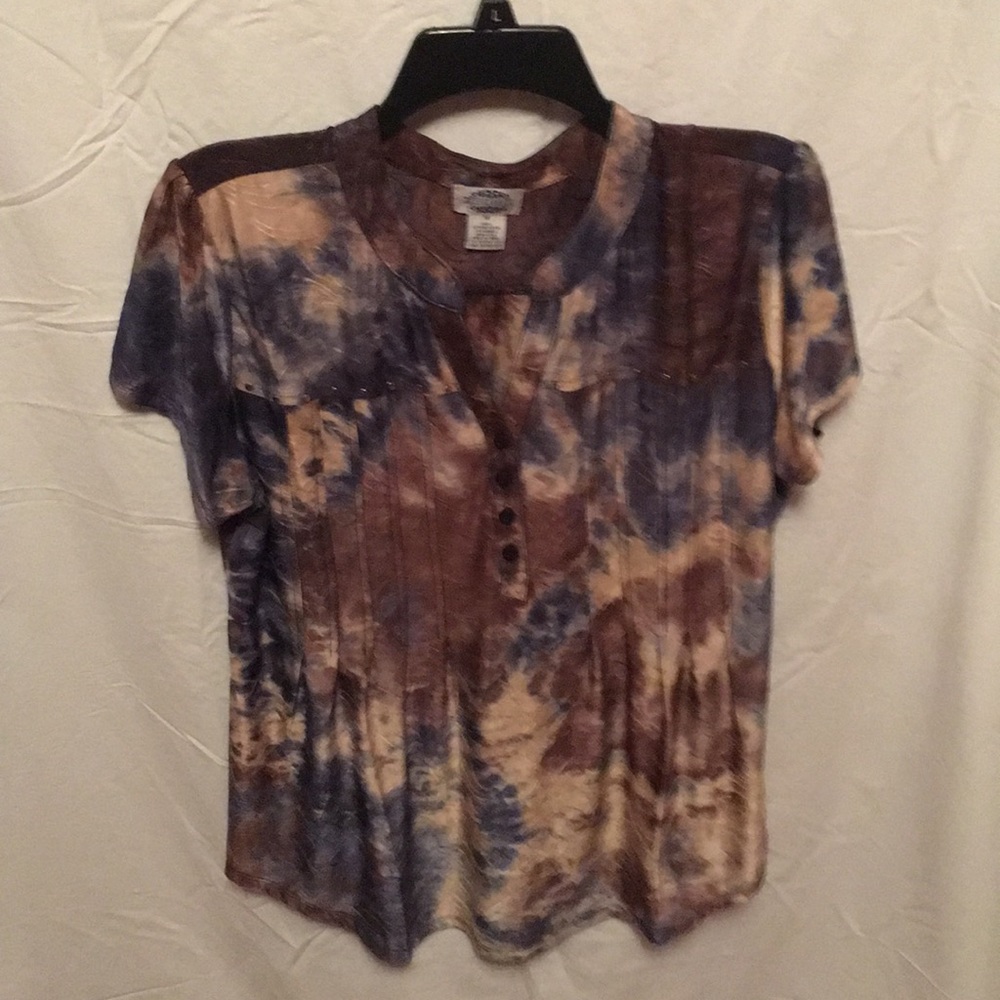 Beautiful floral blouse, NWOT, M